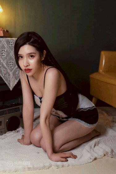 宅男女神双腿大开